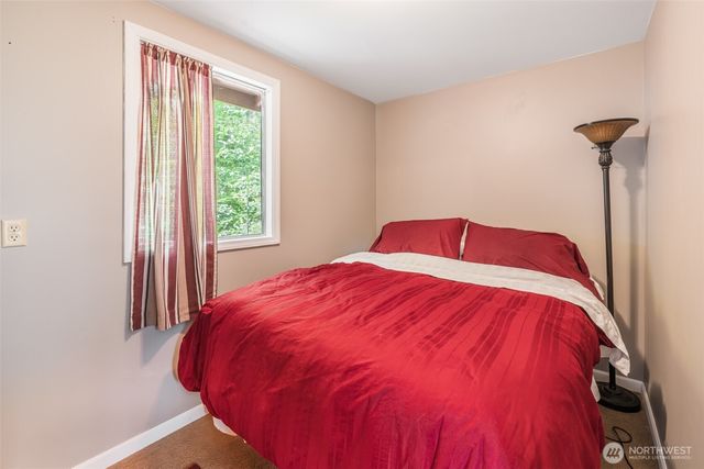 100 Alder St, Wilkeson, WA 98396