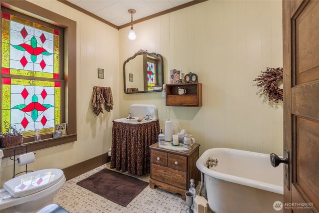 100 Alder St, Wilkeson, WA 98396