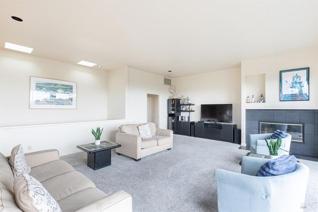 150 Cypress Loop, Bodega Bay, CA 94923