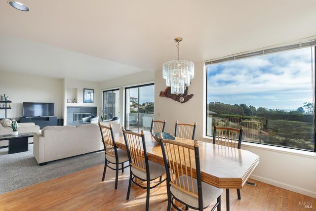 150 Cypress Loop, Bodega Bay, CA 94923
