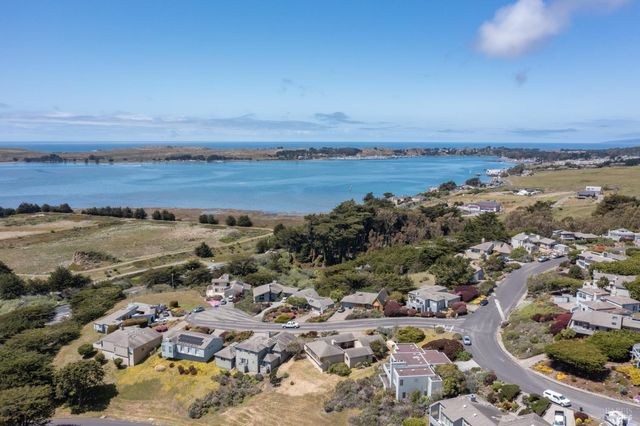 150 Cypress Loop, Bodega Bay, CA 94923