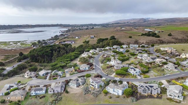 150 Cypress Loop, Bodega Bay, CA 94923