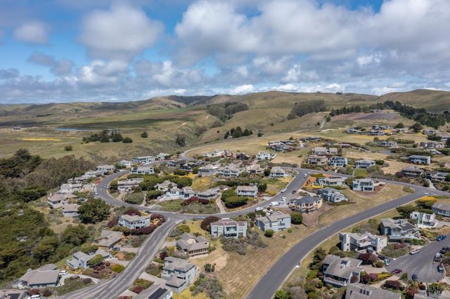 150 Cypress Loop, Bodega Bay, CA 94923