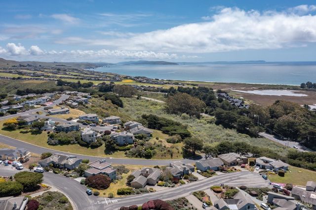 150 Cypress Loop, Bodega Bay, CA 94923