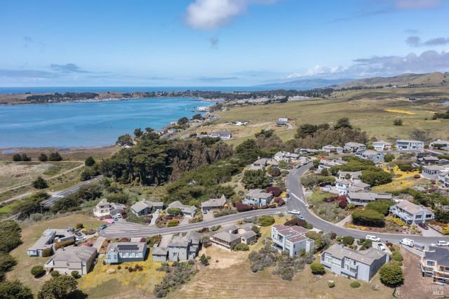 150 Cypress Loop, Bodega Bay, CA 94923