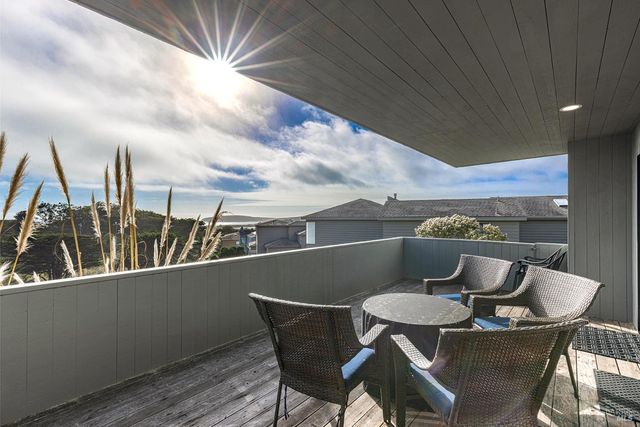 150 Cypress Loop, Bodega Bay, CA 94923