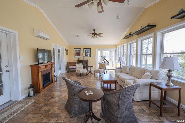 50 SHAW Road, Creal Springs, IL 62922