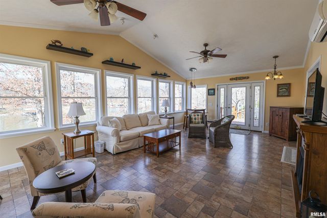 50 SHAW Road, Creal Springs, IL 62922