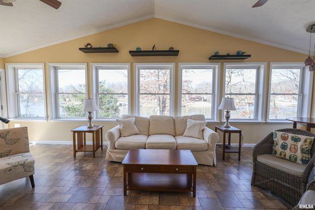 50 SHAW Road, Creal Springs, IL 62922