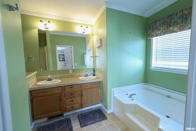 50 SHAW Road, Creal Springs, IL 62922