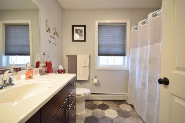 86 Reynolds Road, Grand Isle, VT 05458