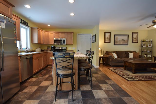 86 Reynolds Road, Grand Isle, VT 05458