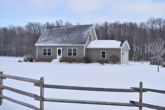 86 Reynolds Road, Grand Isle, VT 05458
