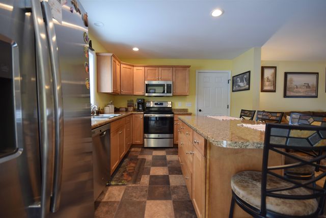 86 Reynolds Road, Grand Isle, VT 05458