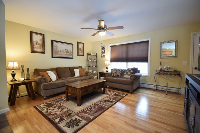 86 Reynolds Road, Grand Isle, VT 05458