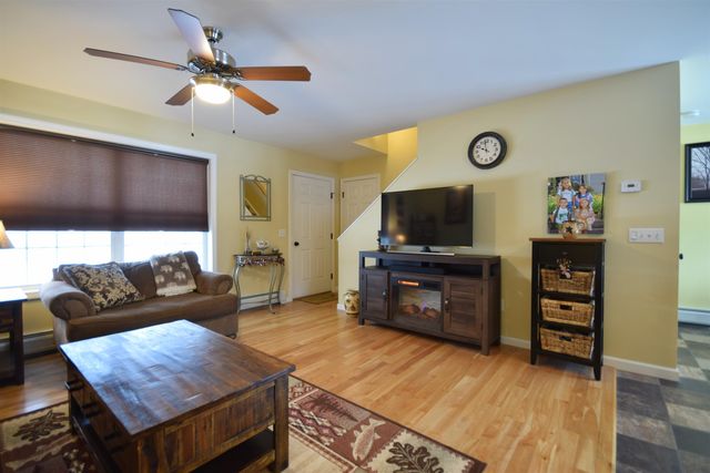 86 Reynolds Road, Grand Isle, VT 05458