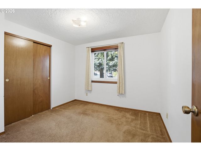 1986 Sw TAMARACK St, Mc Minnville, OR 97128