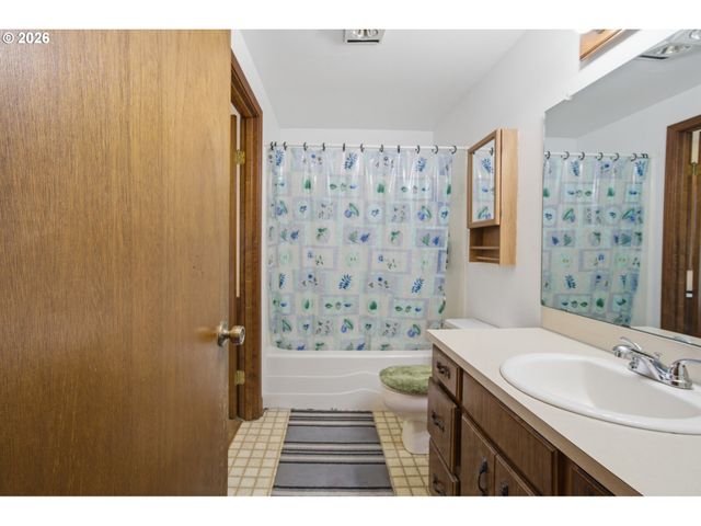 1986 Sw TAMARACK St, Mc Minnville, OR 97128