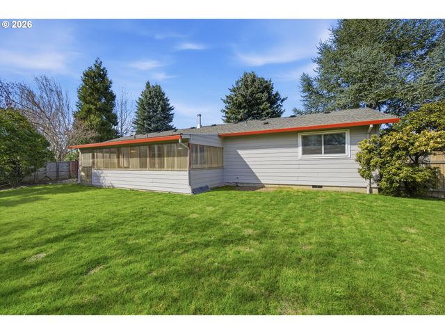 1986 Sw TAMARACK St, Mc Minnville, OR 97128