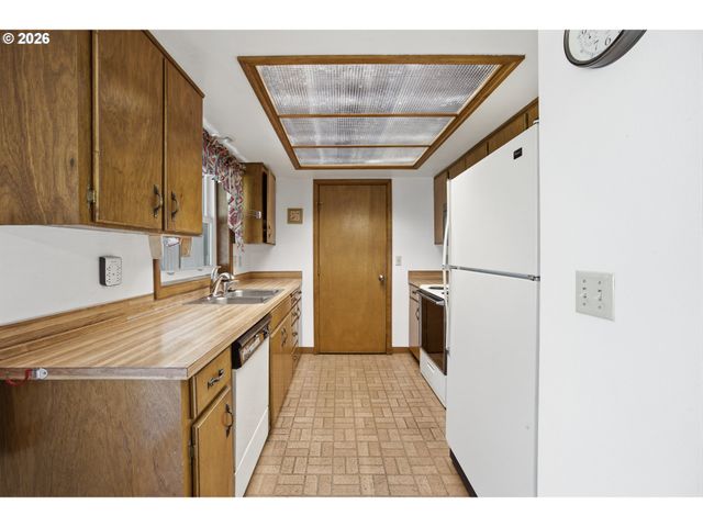 1986 Sw TAMARACK St, Mc Minnville, OR 97128