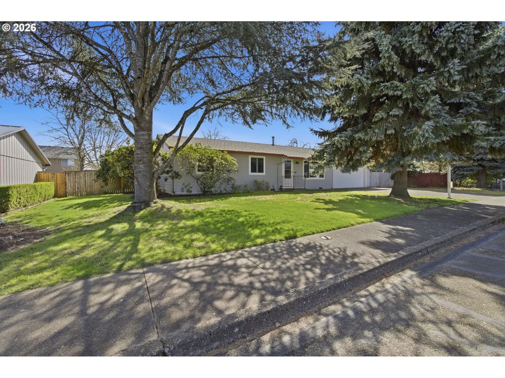 1986 Sw TAMARACK St, Mc Minnville, OR 97128