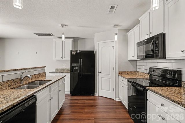 3337 Ellingford Road, Charlotte, NC 28214