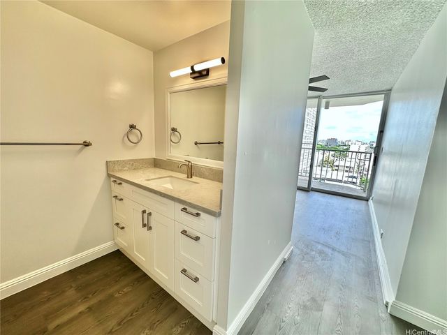 1535 Pensacola Street 802, Honolulu, HI 96822