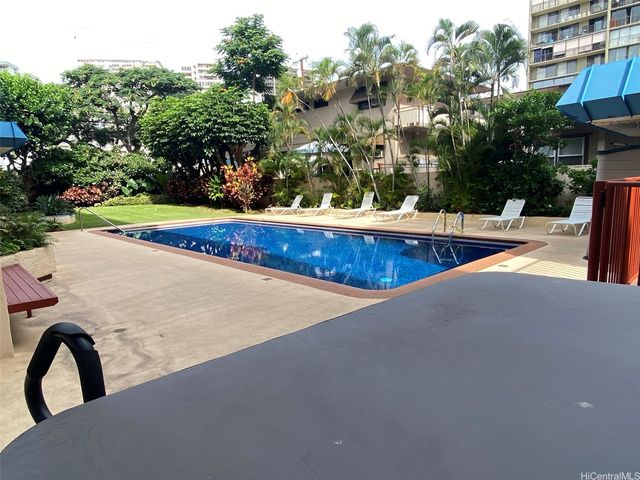 1535 Pensacola Street 802, Honolulu, HI 96822