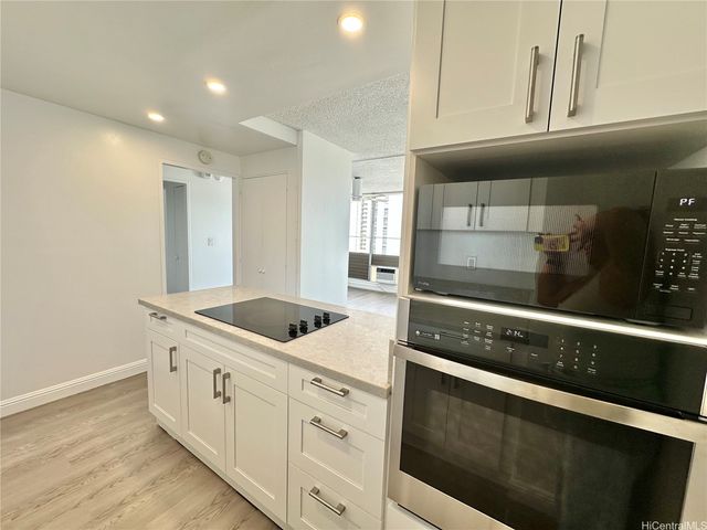 1535 Pensacola Street 802, Honolulu, HI 96822