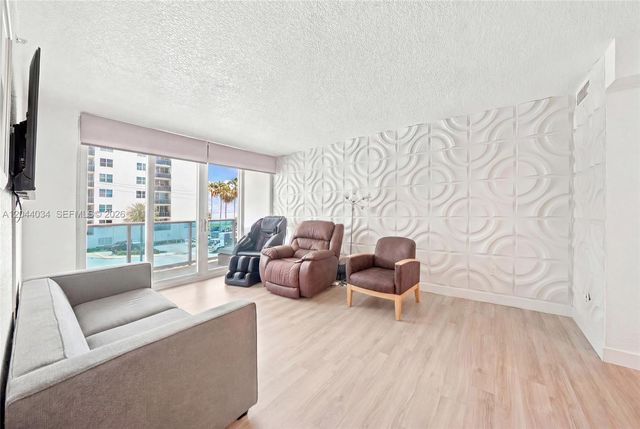 7501 E Treasure Dr 2S, North Bay Village, FL 33141