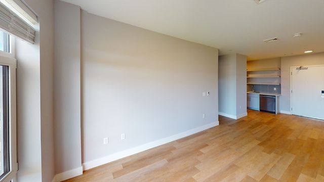 250 Centre St 509, Boston, MA 02119