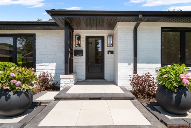 6600 N Kenton Avenue, Lincolnwood, IL 60712