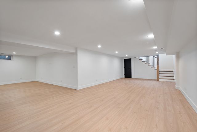 6600 N Kenton Avenue, Lincolnwood, IL 60712