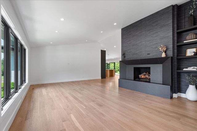 6600 N Kenton Avenue, Lincolnwood, IL 60712