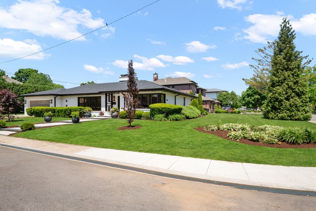 6600 N Kenton Avenue, Lincolnwood, IL 60712