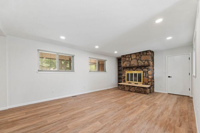 1426 N Melrose LN, Wichita, KS 67212