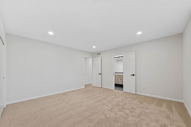 1426 N Melrose LN, Wichita, KS 67212