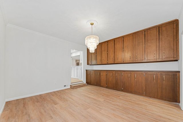 1426 N Melrose LN, Wichita, KS 67212