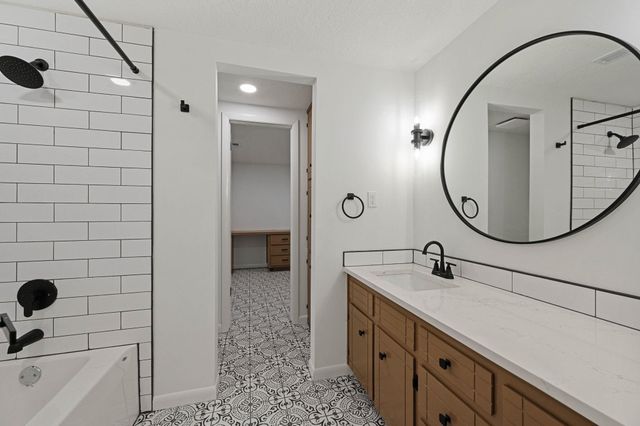 1426 N Melrose LN, Wichita, KS 67212