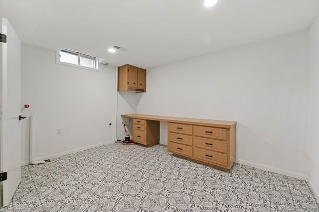 1426 N Melrose LN, Wichita, KS 67212