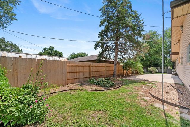 1426 N Melrose LN, Wichita, KS 67212