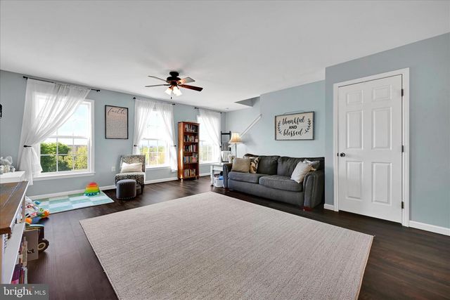 186 N MELHORN DR, Mount Joy, PA 17552
