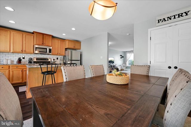186 N MELHORN DR, Mount Joy, PA 17552