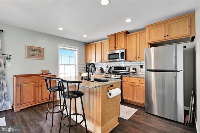 186 N MELHORN DR, Mount Joy, PA 17552