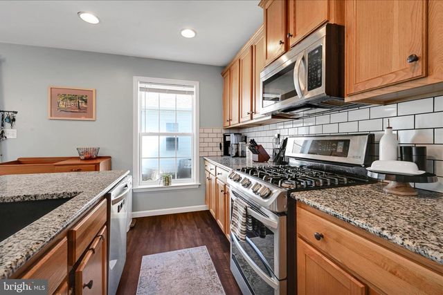 186 N MELHORN DR, Mount Joy, PA 17552