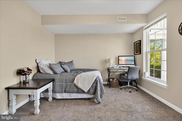 186 N MELHORN DR, Mount Joy, PA 17552