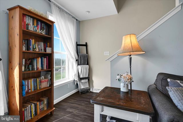 186 N MELHORN DR, Mount Joy, PA 17552