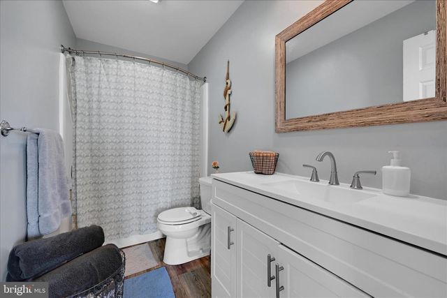 186 N MELHORN DR, Mount Joy, PA 17552
