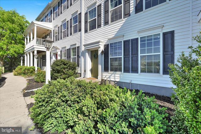 186 N MELHORN DR, Mount Joy, PA 17552