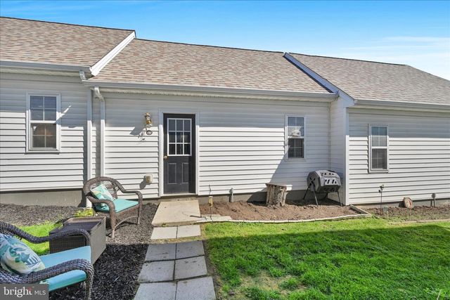 186 N MELHORN DR, Mount Joy, PA 17552